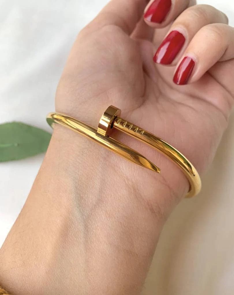 Luxury bangle bracelet Designed for Elegant Sophistication and Timeless Shine