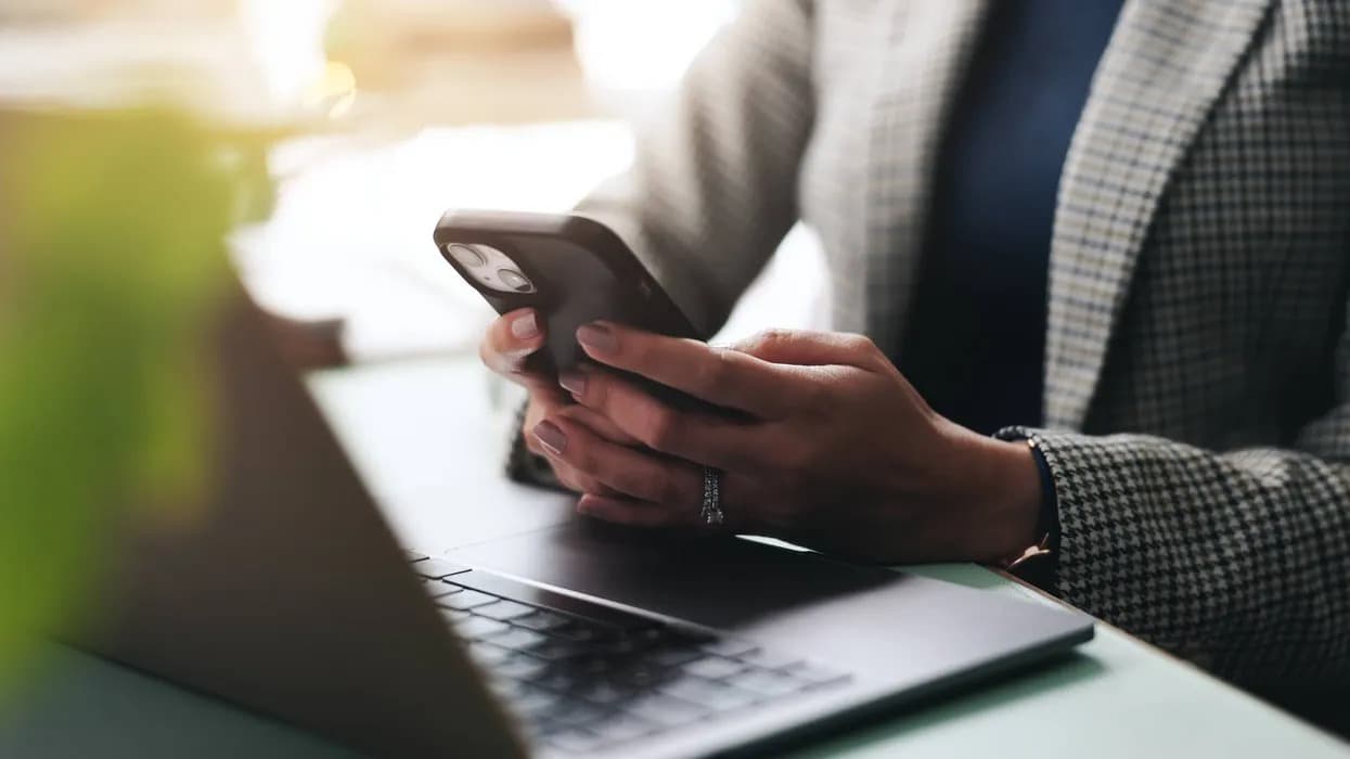 Compare business mobile deals UK with Independent Network Comparisons